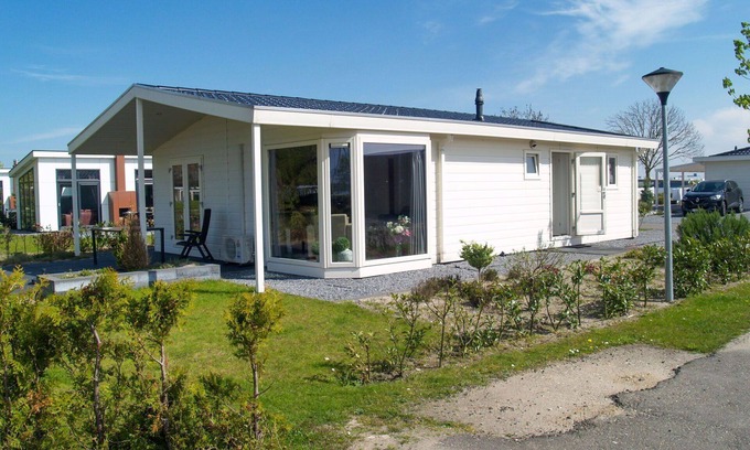 West-Graftdijk House | Wonderful private villa for 6 guests with WIFI, TV and terrace