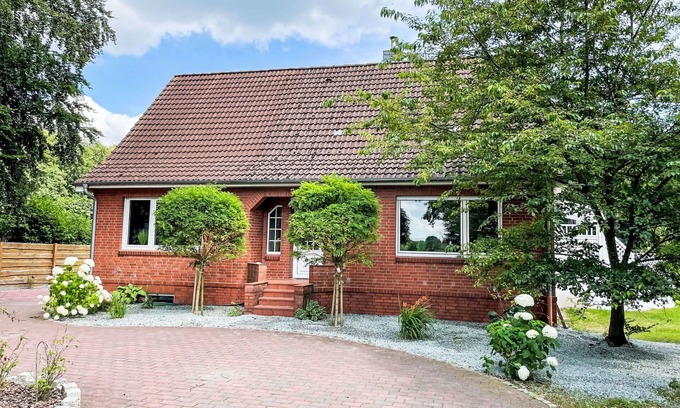 Wingst House | Wonderful private villa for 8 guests with WIFI, TV, terrace and pets allowed
