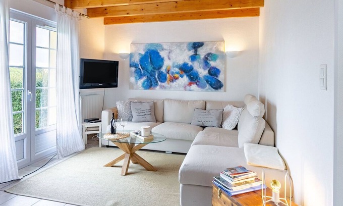 Plounevez-Lochrist House | Wonderful private villa for 2 guests with WIFI, TV, patio, pets allowed and parking