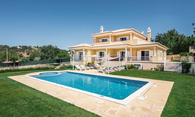 Pata de Cima Villa | Wonderful private villa for 12 people with private pool, WIFI, A/C, TV, terrace and panoramic view
