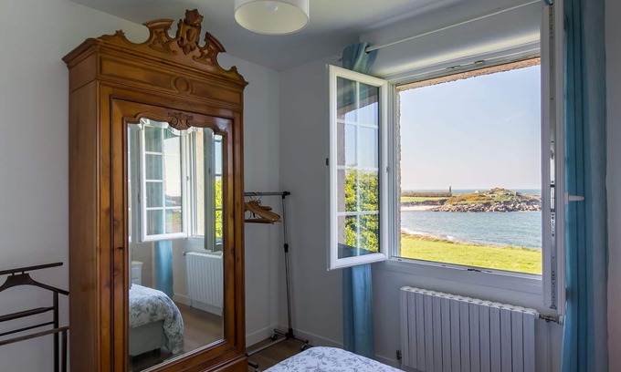 Berven House | Wonderful private villa for 4 guests with WIFI, TV, terrace and pets allowed