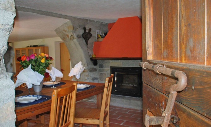 Negrentino House | Wonderful private villa for 5 people with WIFI, TV, patio, pets allowed and panoramic view