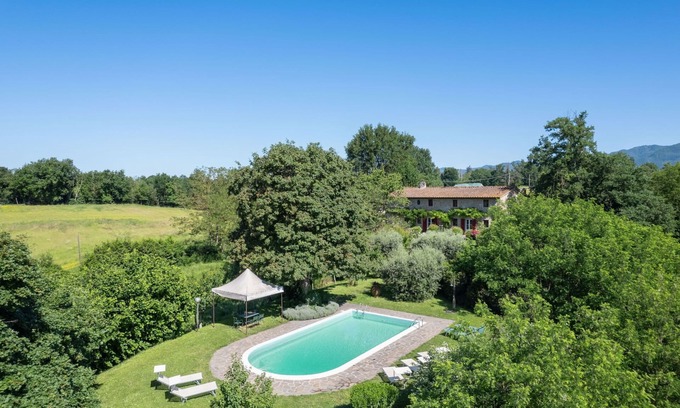 Vicchio Villa | Wonderful private villa with private pool, WIFI, TV, patio, pets allowed and panoramic view