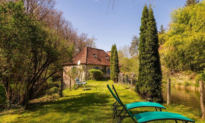Teyssieu House | Wonderful private villa for 4 guests with TV, terrace and pets allowed