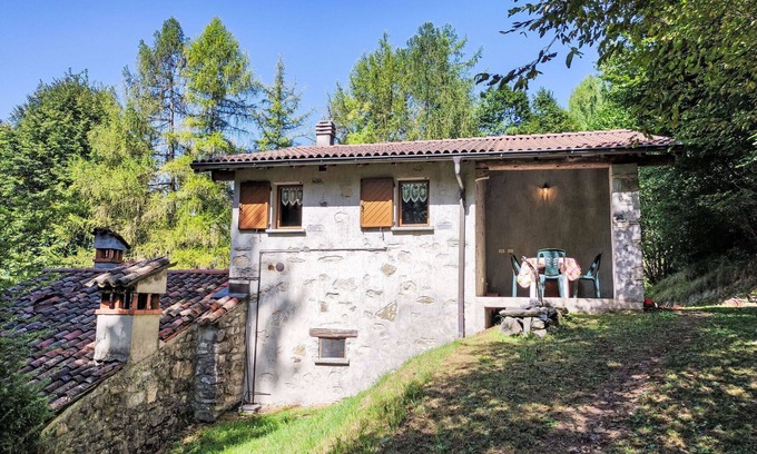 Naggio House | Wonderful private villa for 4 people with TV, terrace and panoramic view