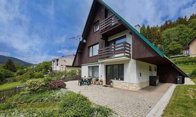 Svoboda nad Upou Villa | Wonderful private villa for 15 people with WIFI, TV, patio and pets allowed