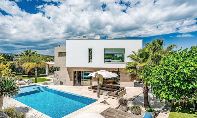 Benitachell Villa | Wonderful private villa for 8 guests with private pool, hot tub, WIFI, A/C, TV and patio