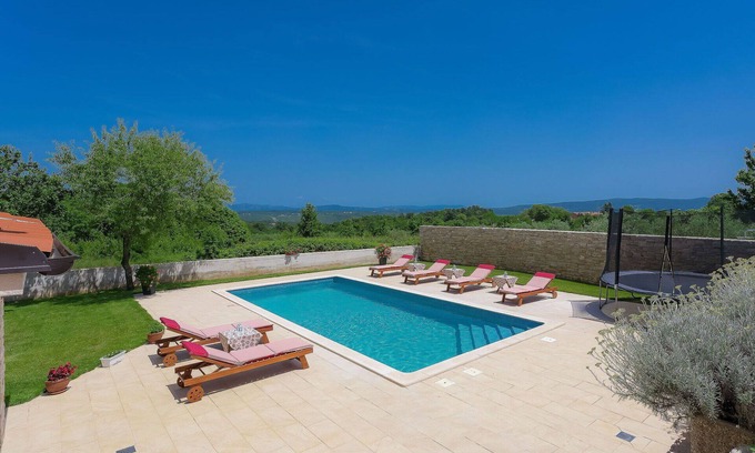 Melnica House | Wonderful private villa for 10 guests with private pool, A/C, WIFI, TV and terrace