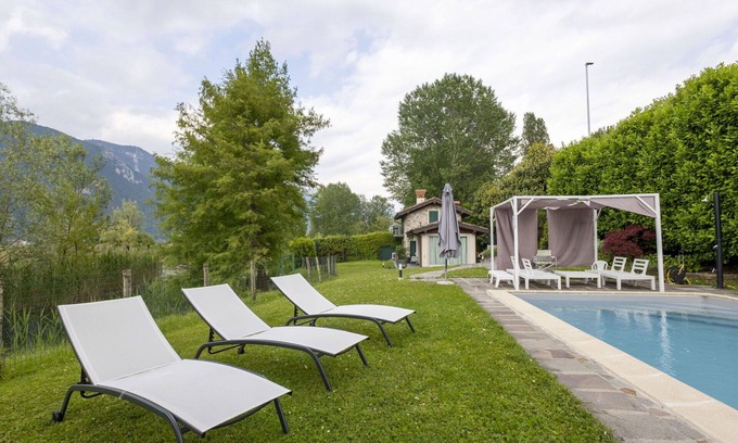 Cremignane Villa | Wonderful private villa for 6 people with WIFI, private pool, A/C, TV, patio and pets allowed