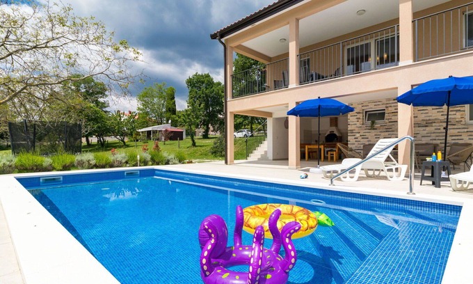 Vinez House | Wonderful private villa for 6 people with private pool, WIFI, A/C, TV and terrace