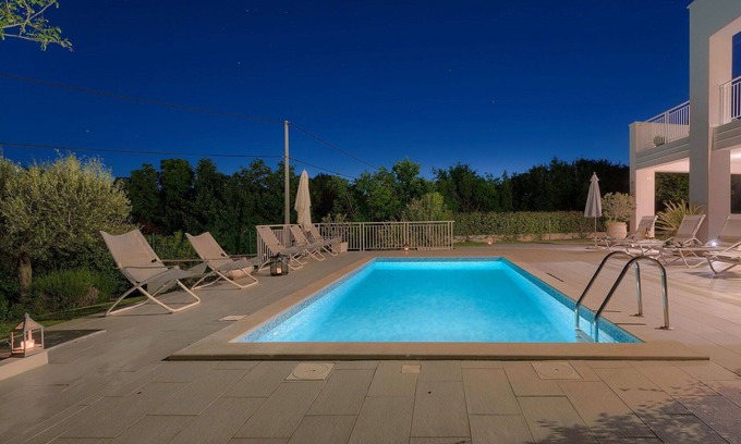 Stanisovi Villa | Wonderful private villa with private pool, A/C, WIFI, TV, terrace, pets allowed and panoramic view
