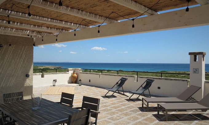 Torre Lapillo Villa | Wonderful sea view apartments in ancient tower