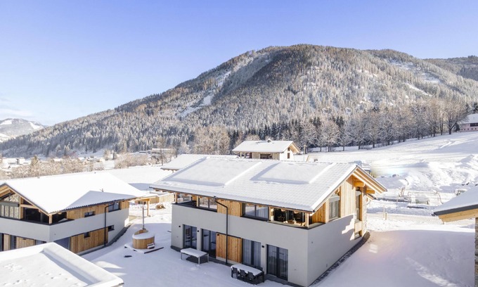 Sankt Lambrecht House | Wonderful ski in-ski out lodge