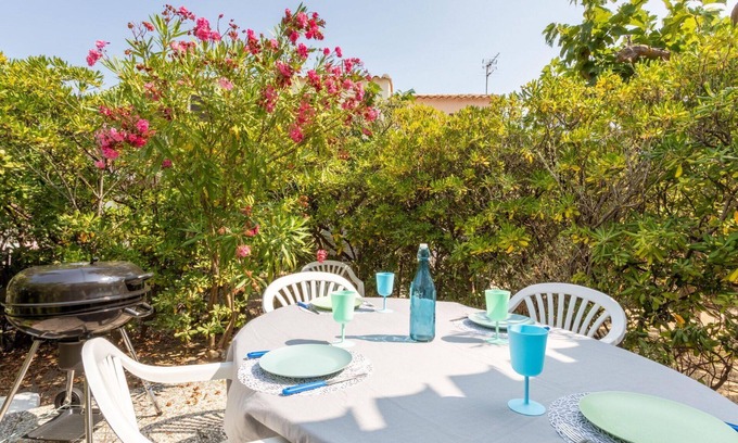 Saint-Hippolyte House | Wonderful villa for 4 guests with WIFI and TV