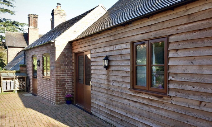 Wollerton House | Wonderful villa for 3 people with TV and pets allowed