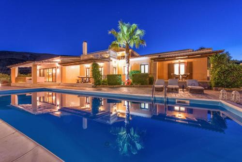 Romirion Villa | Wonderful Zakynthos Villa - 4 Bedrooms - Villa Romodos | Private Rural Setting - Spectacular Countryside Views