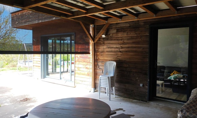 Bas-en-Basset House | Wooden house on the edge of the Loire, very quiet, swimming pool, pet allowed.