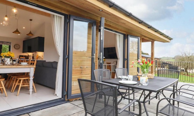 Butterleigh House | Woodpecker Lodge