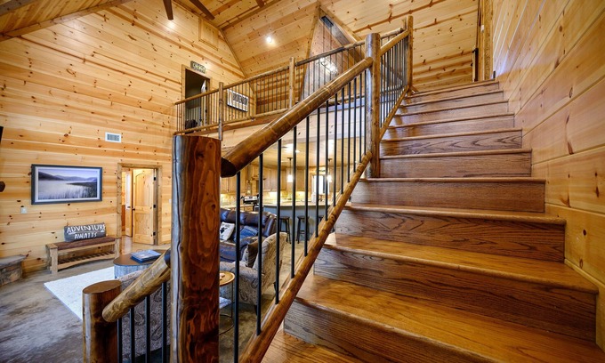 Broken Bow Cabin | Woods End Lodge: 4 BR + Loft Game Room, 3 Bath, Sleeps 13