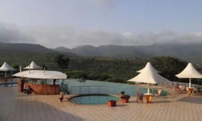 Hadapsar Apartment | Woods Villa Retreat - Suite 04