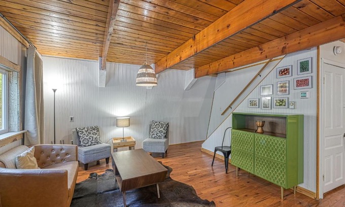 Crellin House | Woodsy Way Cabin