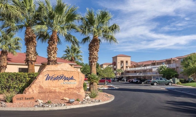 St. George Resort | WorldMark Resort – 1 Bedroom Condo | King in master | Queen Murphy in living rm