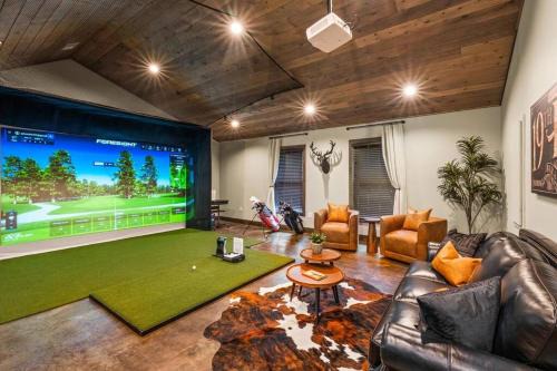 Wears Valley House | WOW! New Lodge Golf Simulator Sleeps20 Great Loc