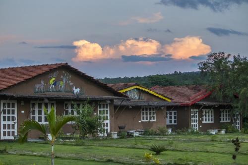 Pachmarhi Resort | WOW STAYZ2 Pachmarhi Foothill Cottages