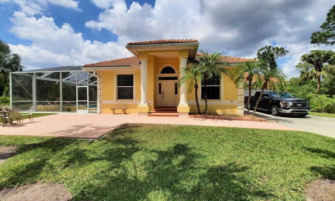 Joel Villa | Wunderschöne Villa auf Einem Über 6.000 qm Grundstück