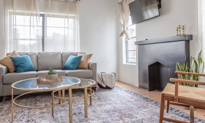Maple Ridge Apartment | Wyndam's Foresight - quaint abode near everything!