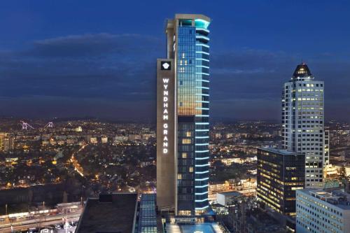 Esentepe Hotel | Wyndham Grand Istanbul Levent Hotel & Conference Center