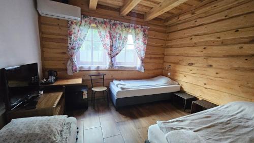 Wolka Smolana Hotel | Wyspa Kampinos
