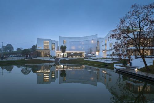 Pudong Hotel | Xinchi Sakura Valley Resort