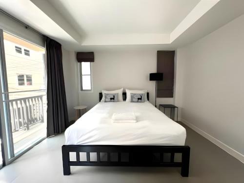 Wang Burapha Phirom Apartment | XX Mitr Inn MRT Samyot - ตรอกวิสูตร MRT สามยอด