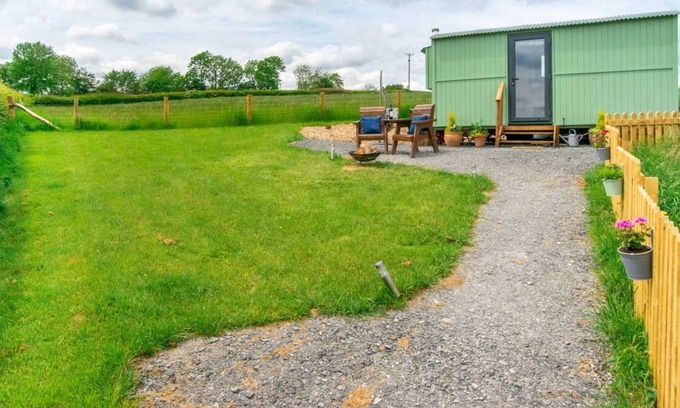 Caersws Ski Chalet | Y Cwtch in the beautiful Caersws