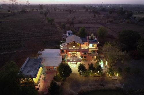 Hingana House | Yana's Farm