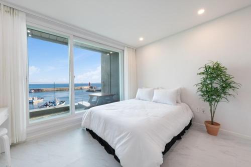 Yangyang House | Yangyang peulrora pension