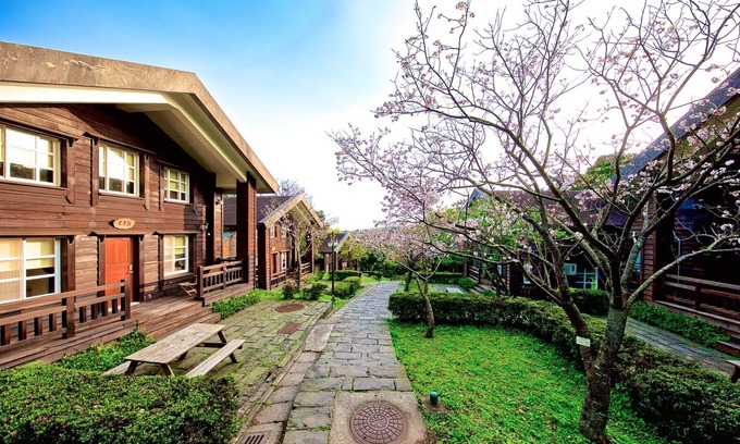 Shilin House | Yanmin Hot Spring Resort