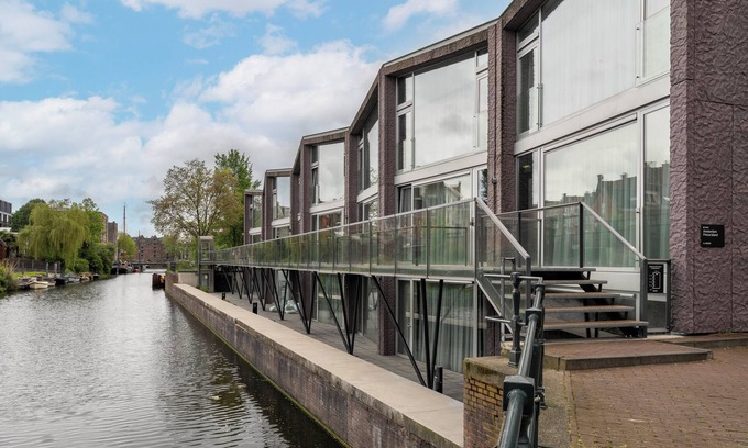Haarlemmerbuurt Apartment | YAYS Amsterdam Prince Island by Numa
