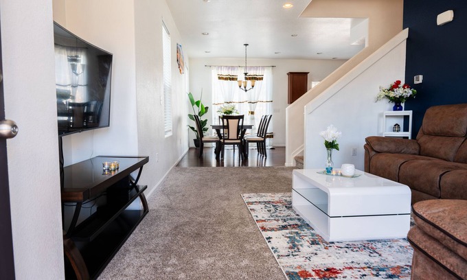 Green Valley Ranch House | YEDENGEL Modern home in Green Valley Ranch