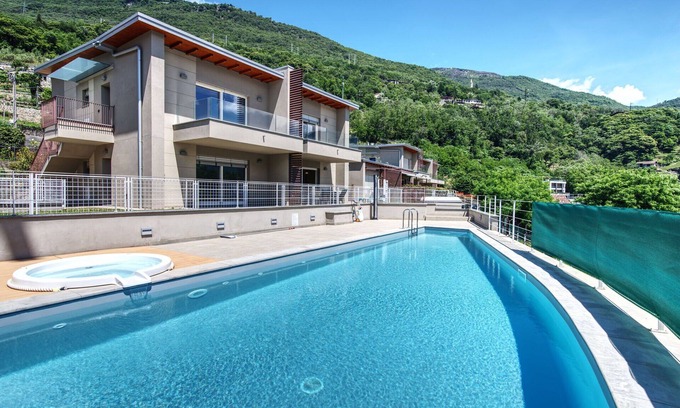 Gera Lario Apartment | Yellow Lake View, Lovely 2 Br Flat With Terrace&pool By Halldis