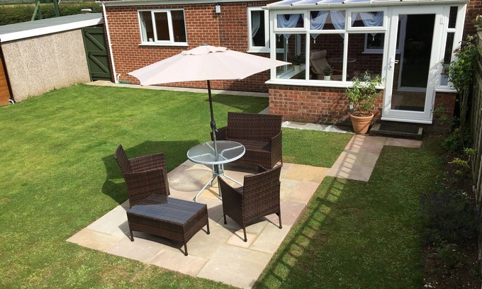 Nafferton House | Yorkshire Wolds Spacious Modern Holiday Bungalow