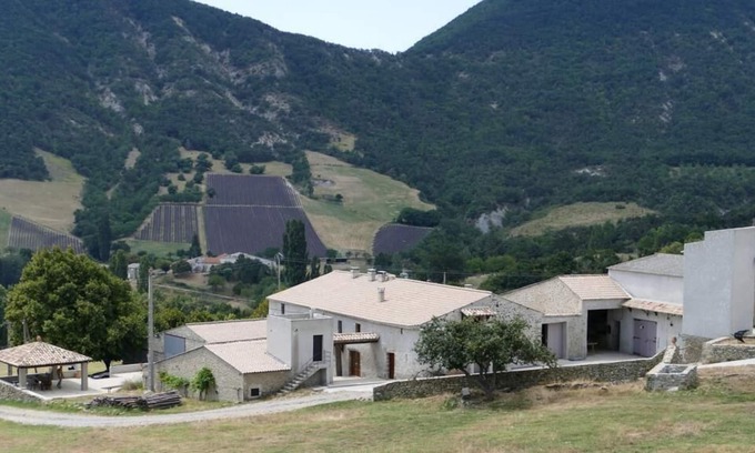 Vesc Apartment | Your farm holidays, magnificent panoramic view - Gîte La Petite Lunière.