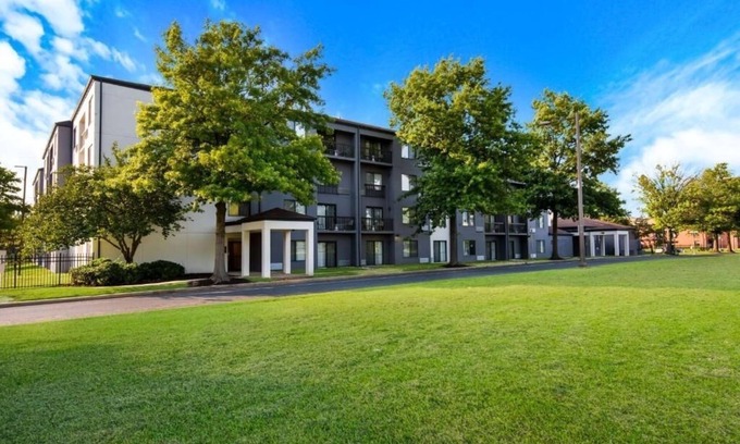 Eastwick Hotel | Your Home Away From Home! Close to Independence Hall, Pets are Welcome