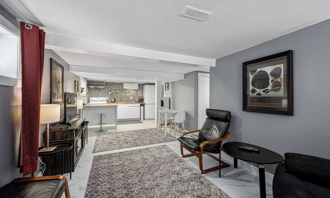 Port Alberni House | Your Home in the Heart of Vancouver Island - Lower Suite