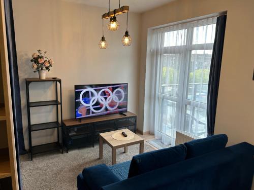 Snipiskes Apartment | Your Home - Stylish Studio Apartment in Center, with Balcony & Self Check-in