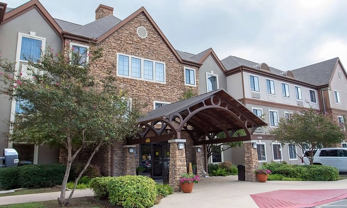 Vance Jackson Apartment | Your Ideal San Antonio Getaway! 2 Spacious Units with Private Kitchens! Pool!
