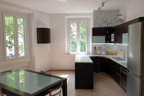 Milan Apartment | Your Lovely home, PORTA VENEZIA-2 queen bed, 3 single beds-