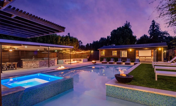 Studio City Villa | Your Own Private RESORT!🏝9BR/10BA Gated Compound✰ HUGE Pool, Gym, Yard, Parking