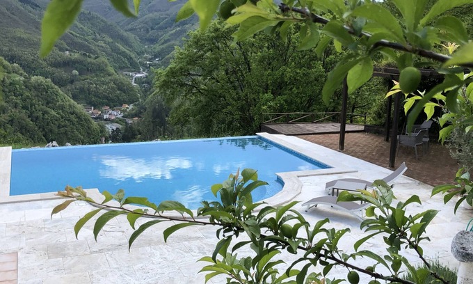 Granaiola House | Your picture perfect Tuscan holiday with a Private Infinity Pool